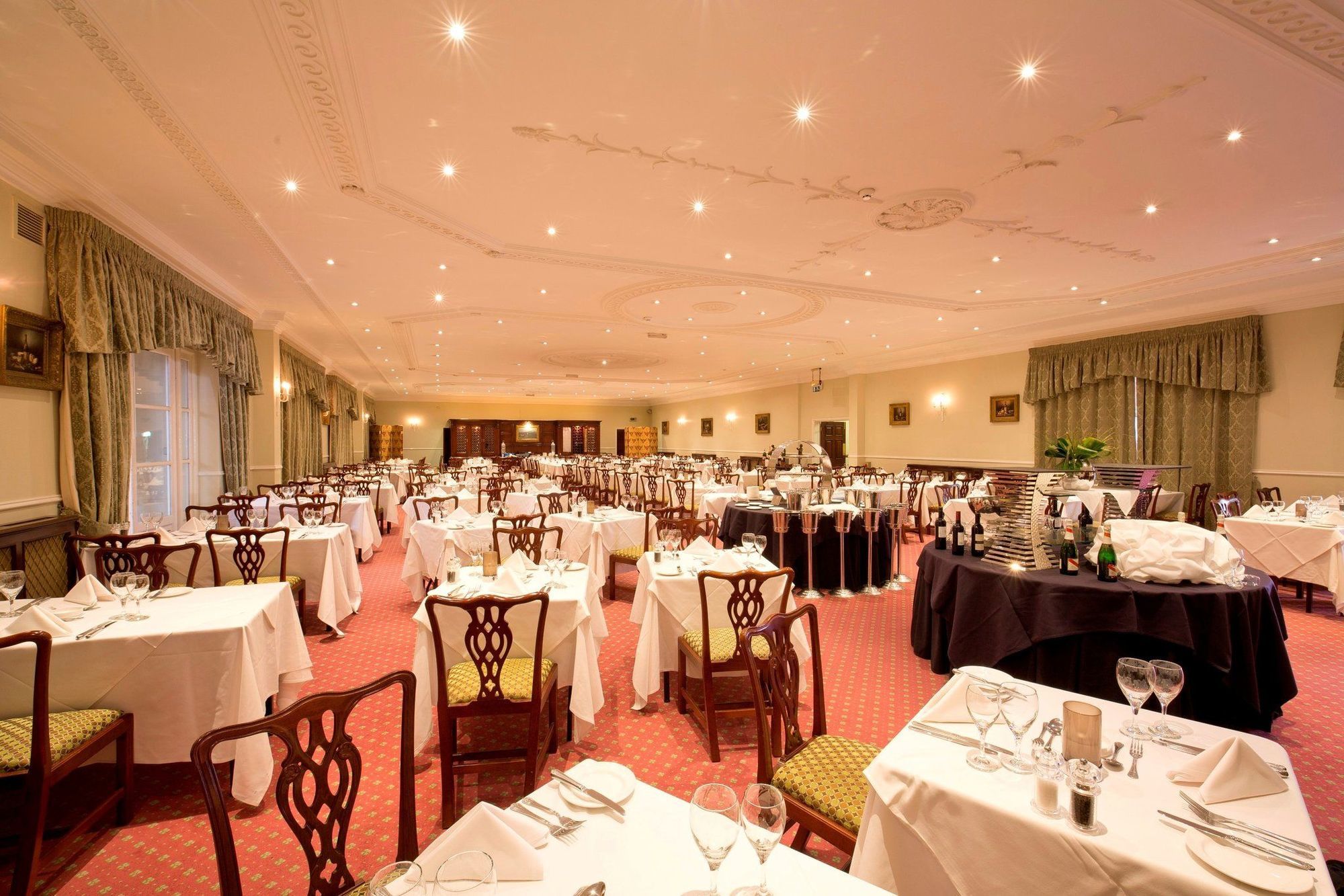 Whittlebury Hall And Spa Restaurante foto